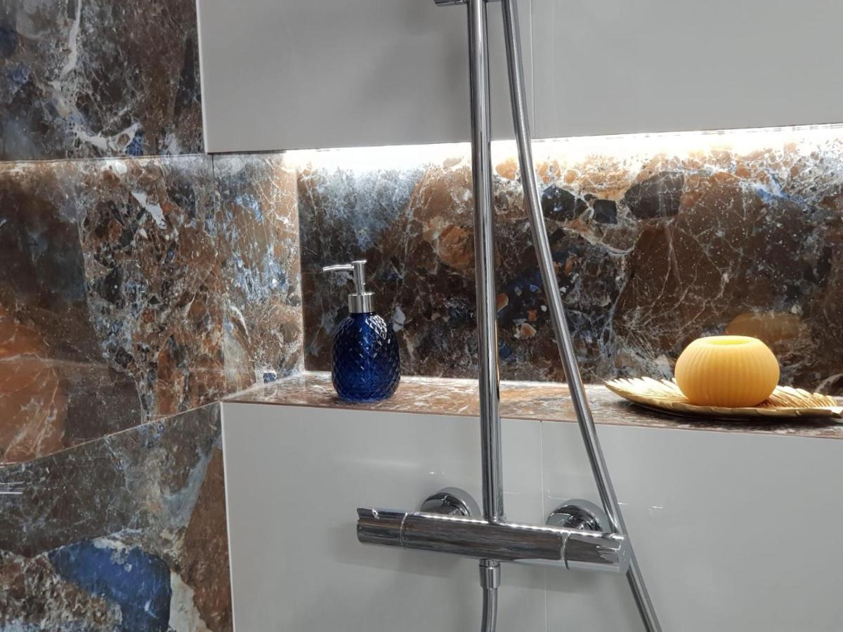 Apartament City View Wes Quality Suite Poznań Exteriör bild
